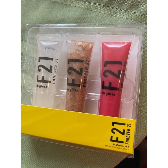 Forever 21 Beauty Lip gloss Set Clearly Angelic Cherry - Picture 1 of 5